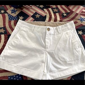 Like new Banana Republic City Chino shorts, size 6.